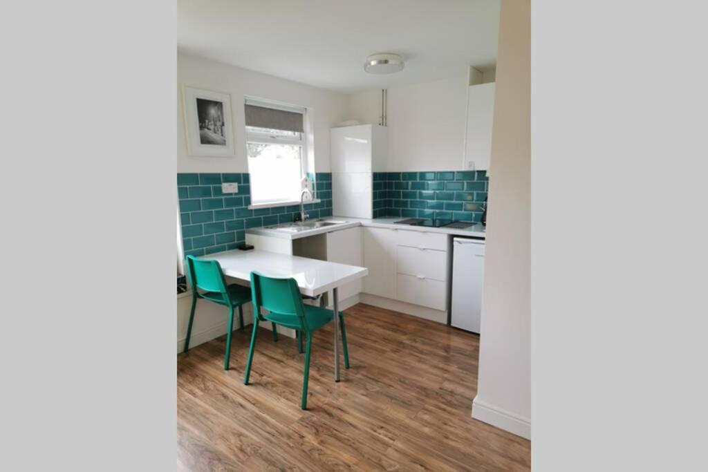 Stylish Studio Bungalow, Close To Cardiff Centre 外观 照片